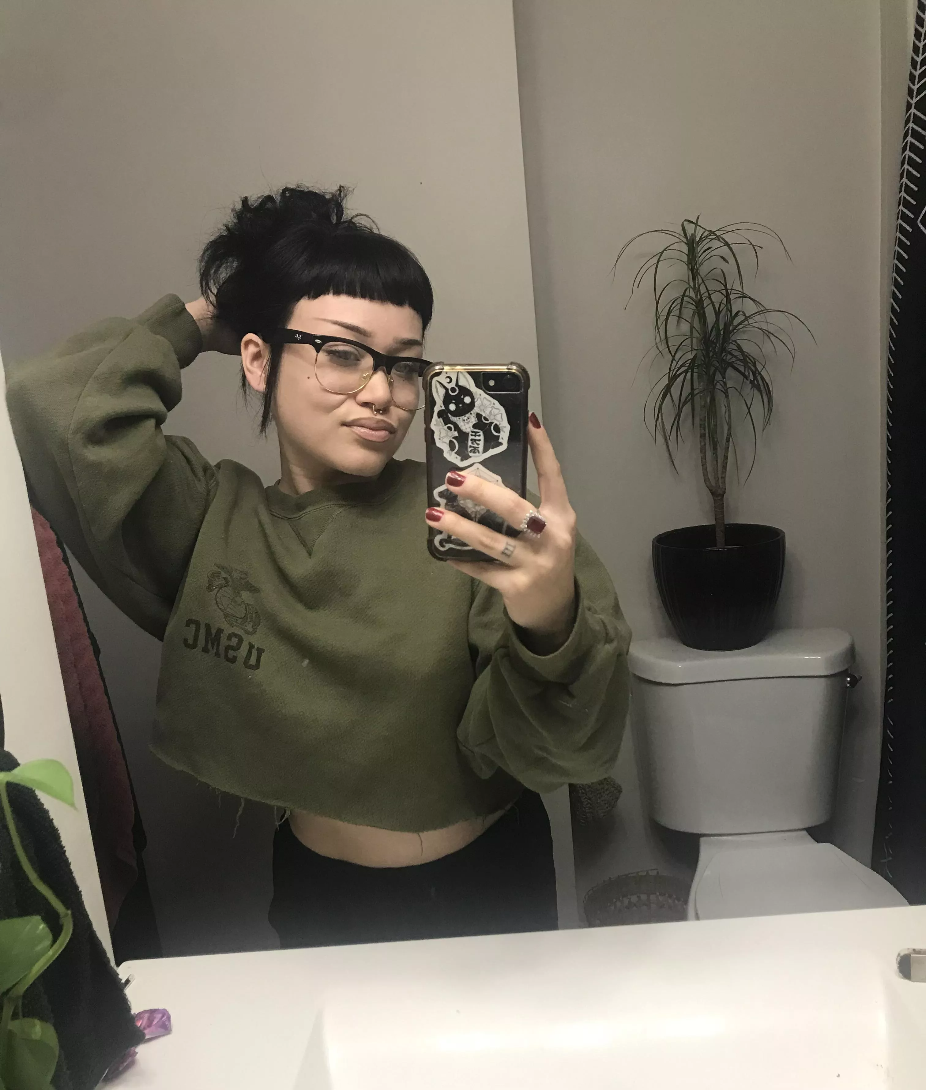 Hi there 🥀 posted by Fetish-foot-job