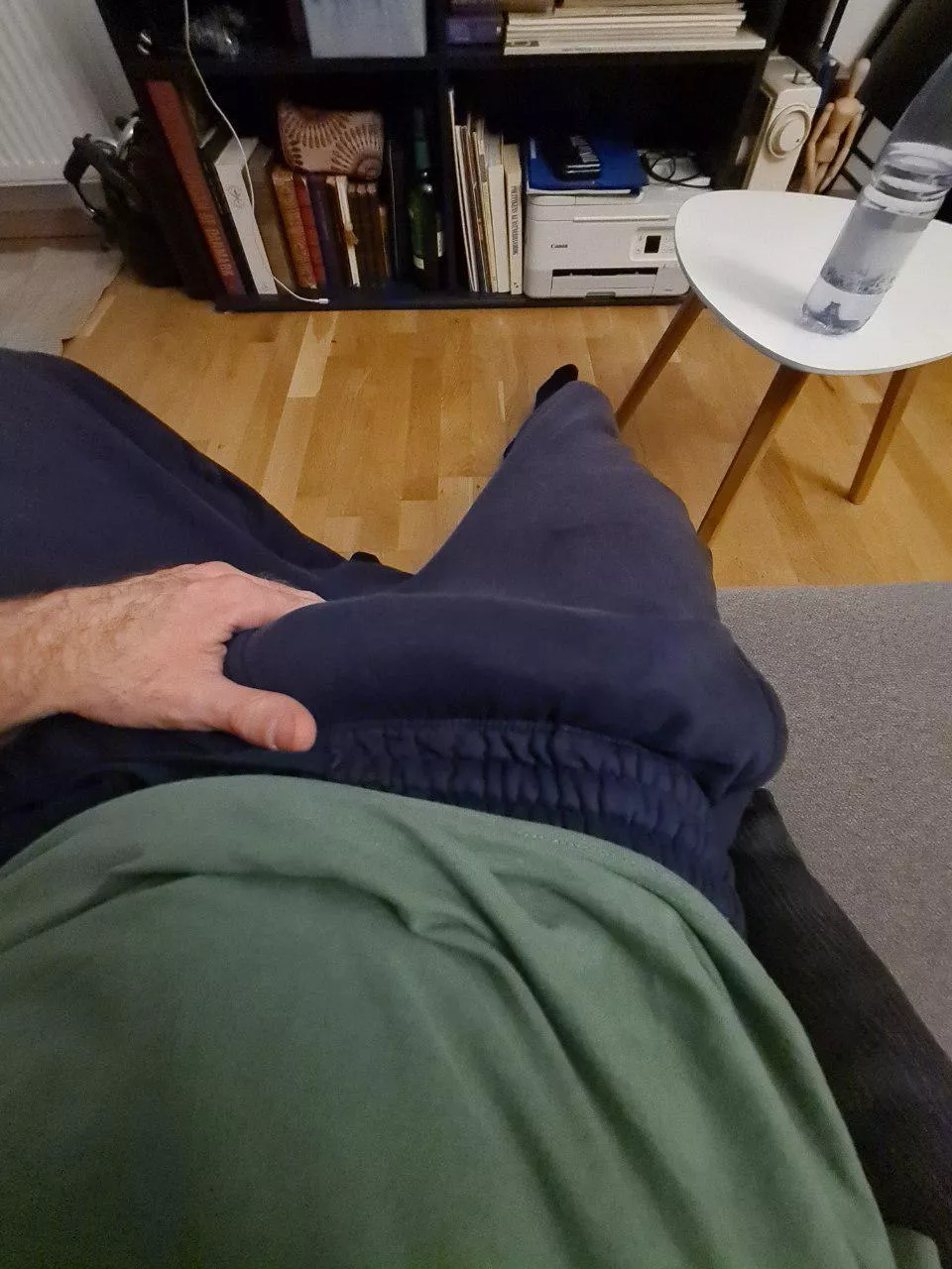 I can honestly only wear loose pants 🤷‍♂️😉 posted by DigBickMikk