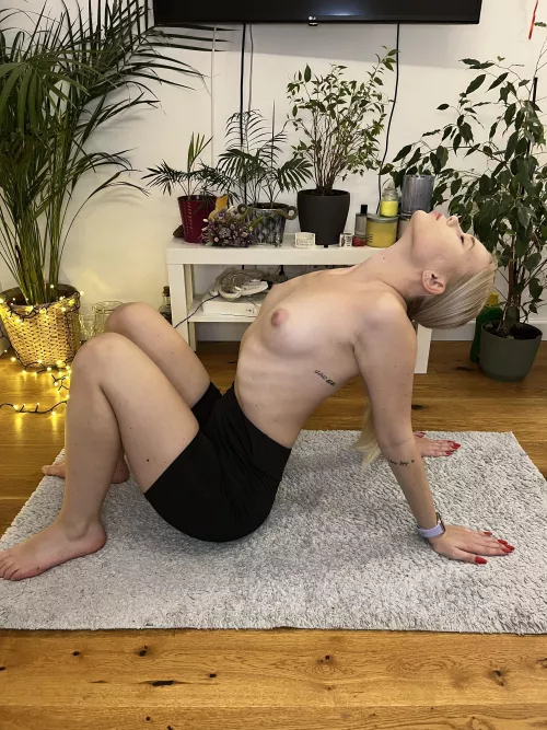 I'm closer to thirty than twenty but I feel hotter than ever by enigmaempresss