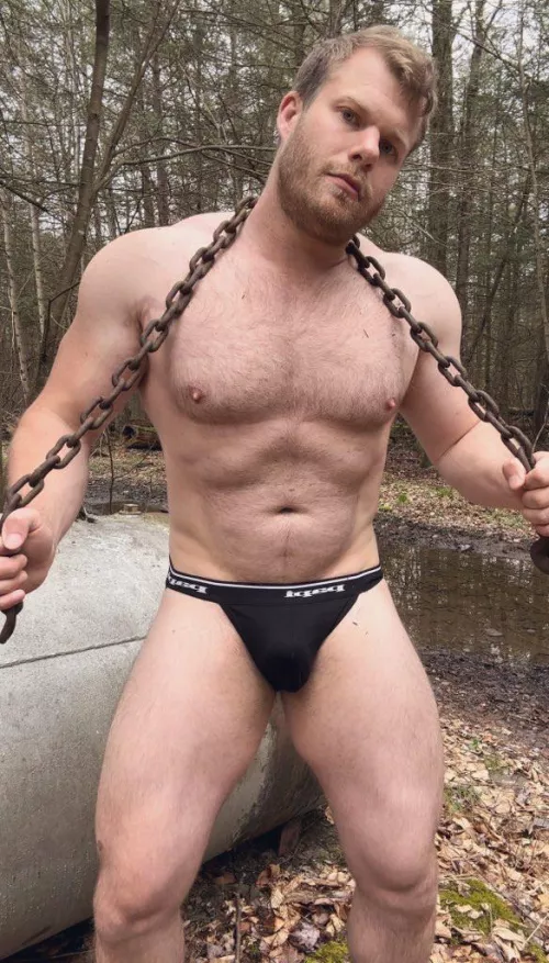 Let me chain you up by muscledadddyxxx