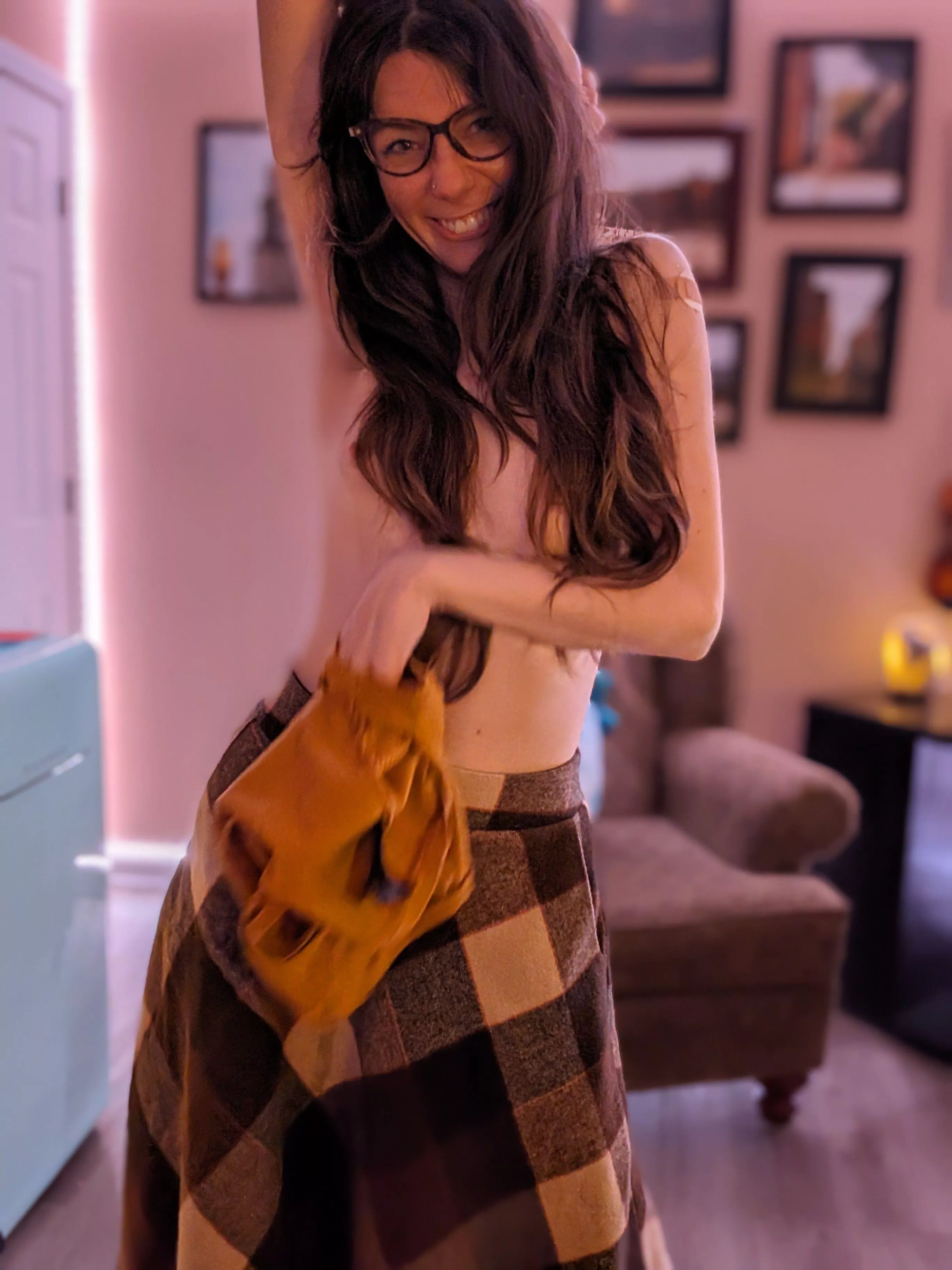 Lizard Logic: The week is more than halfway over . . . So I'm more than halfway naked. 🤷🏻‍♀️🦕🧠 [GFE][PTY] posted by xobondaixo