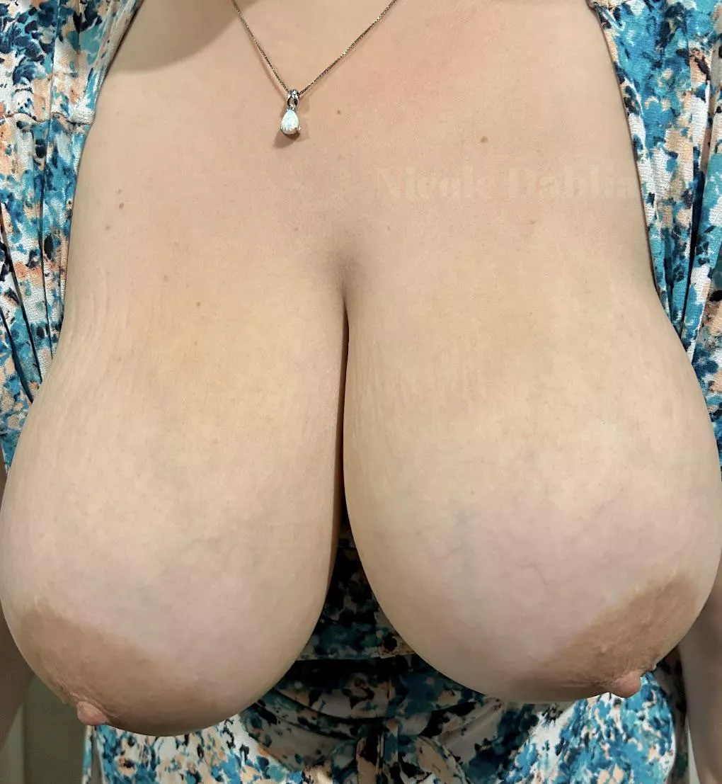 Mommy’s boobs are heavy..hold them! posted by Nicoledahlia