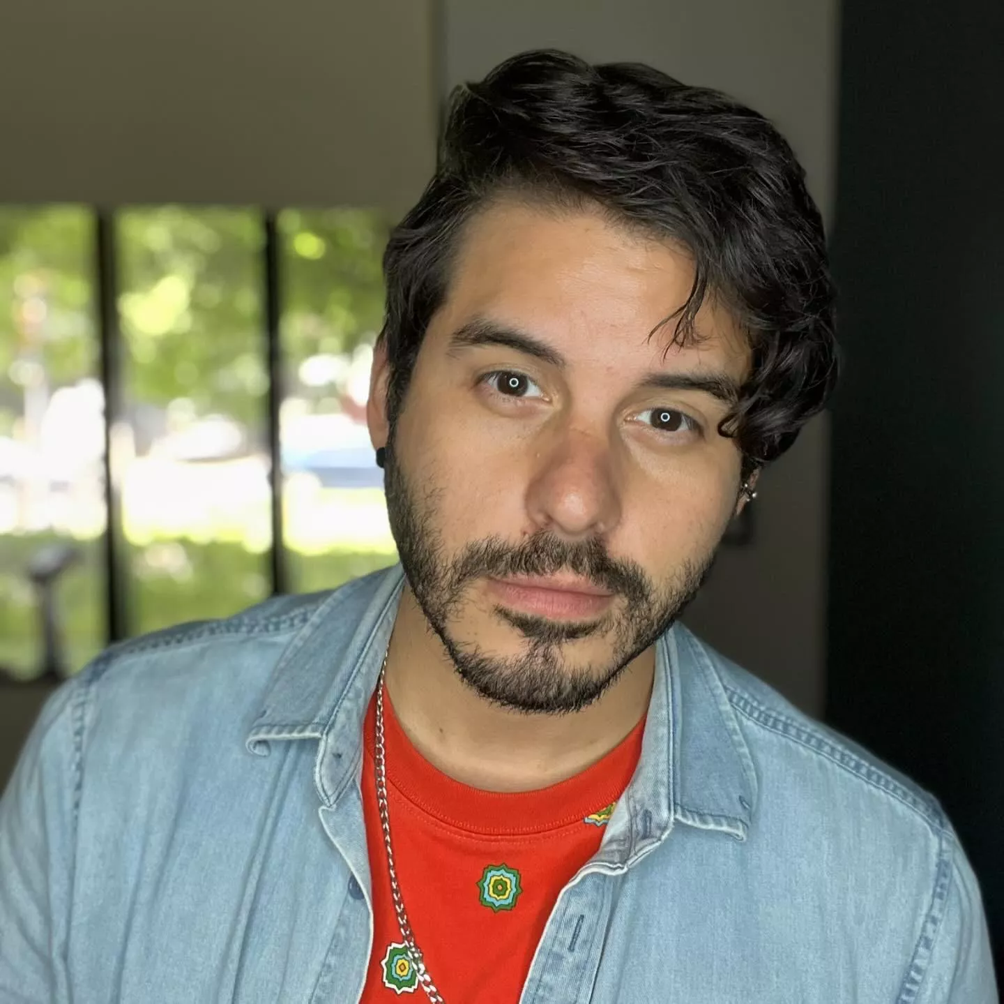 My boss bought a ring light for a project. I had to make sure it worked after assembling it. 😉 posted by damnitxavi