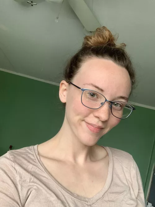 My freckles crave tender kisses by thebreefontaine