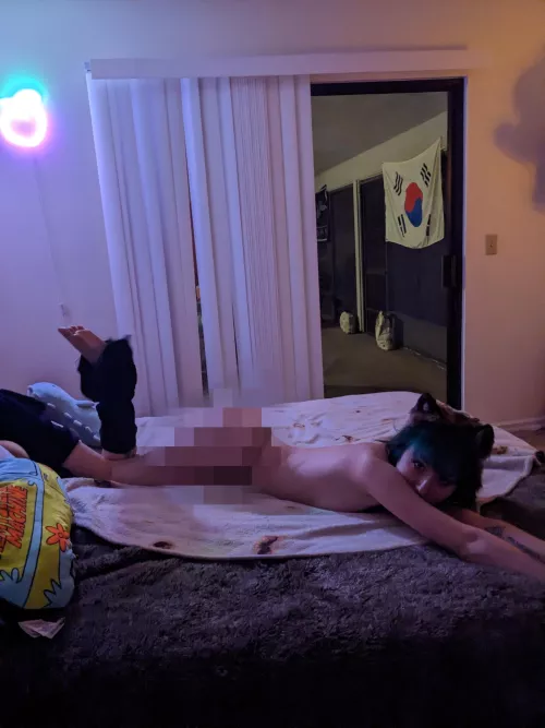 No peaking by Lil_Peachy_Fox