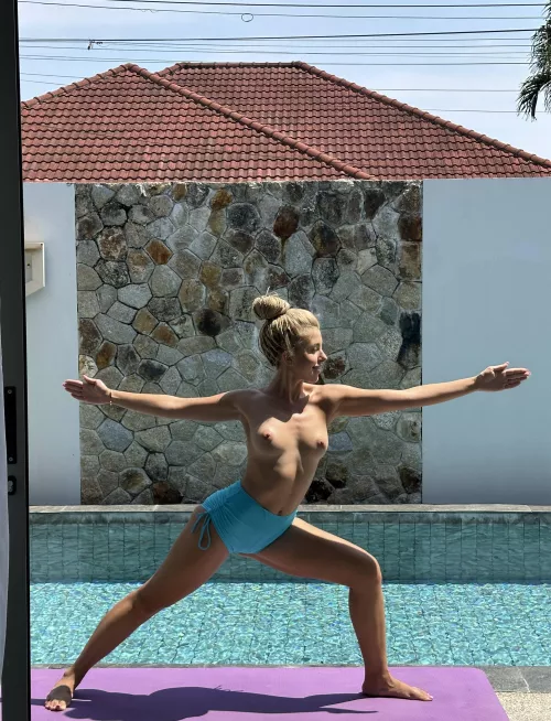 Only for guys who don t like implants and prefer natural ones Say hello by RoyalSexyLioness