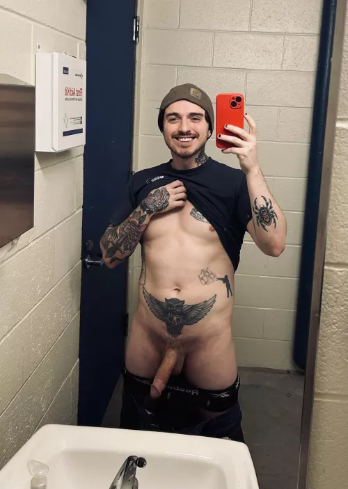 Quick work nude by SirStevron