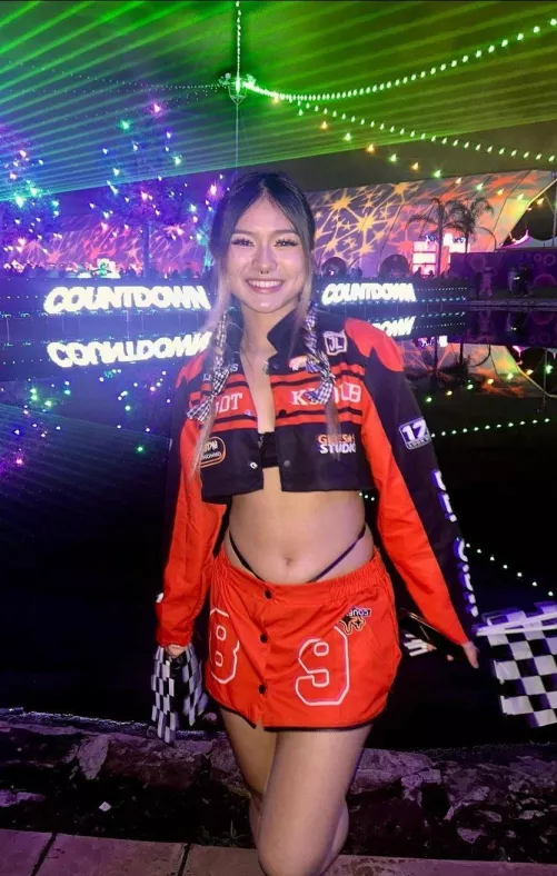 Race Girl by whitetoweltw