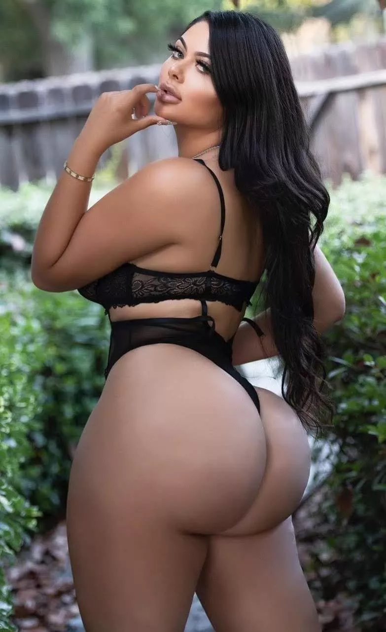 Seductive 🔥🔥🔥 posted by Disastrous_Leave_727