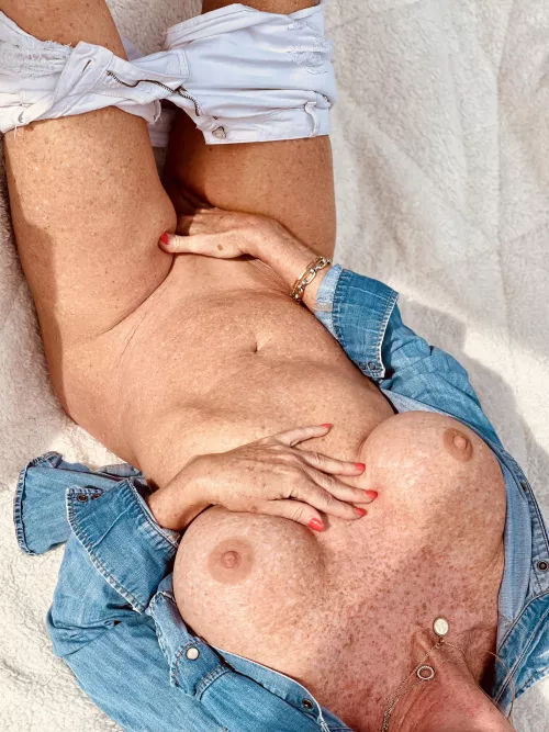 Shirt open, shorts off, hands roaming by NawtyHellcat