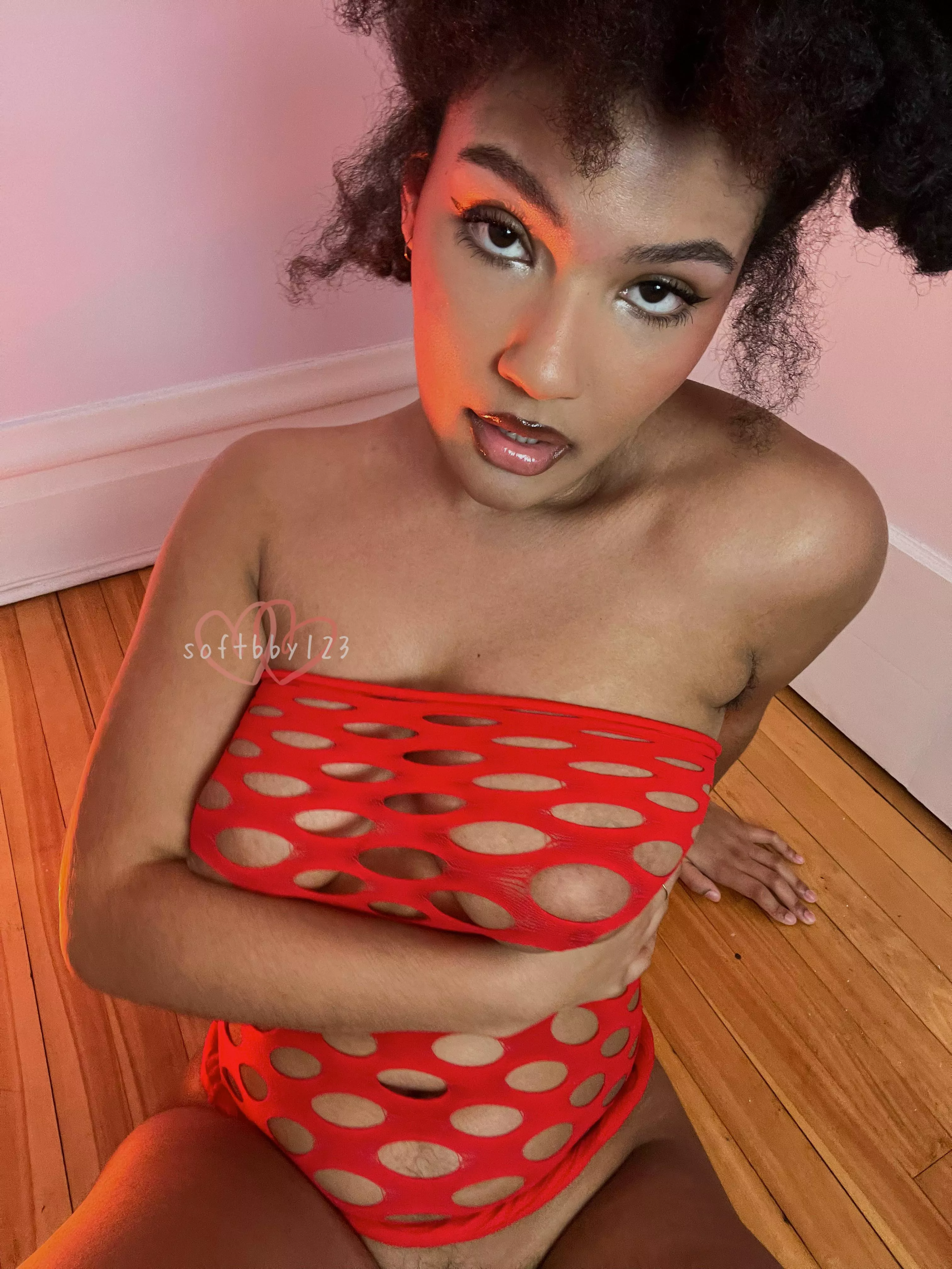 This is how I look when I’m waiting for you to make a move  posted by softbby123