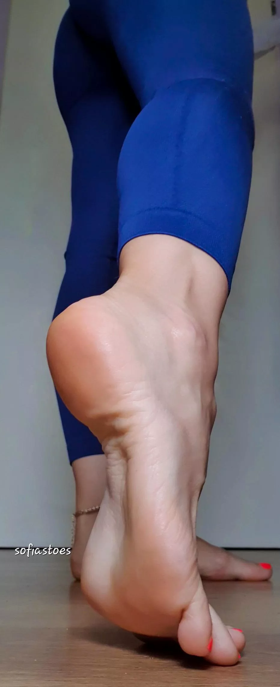 Upsss didn't mean to step on you, what are you doing on the floor 🤔🤭  posted by sofiastoes