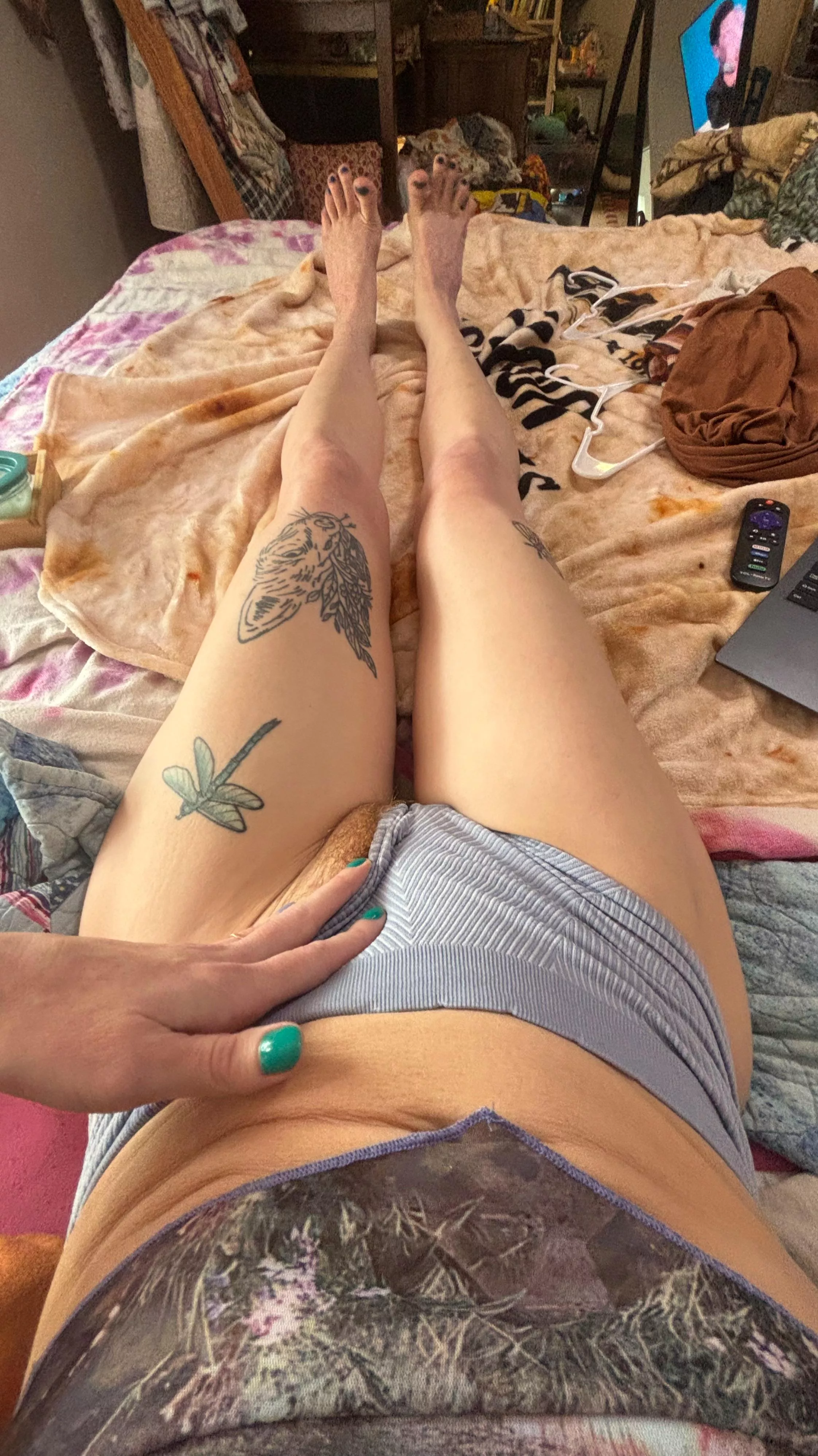 Wanna peek? 🫣  posted by redhotpearlx