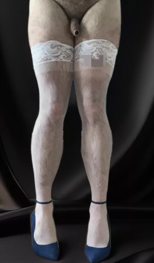 White suits me by YoursTrulyAlessia