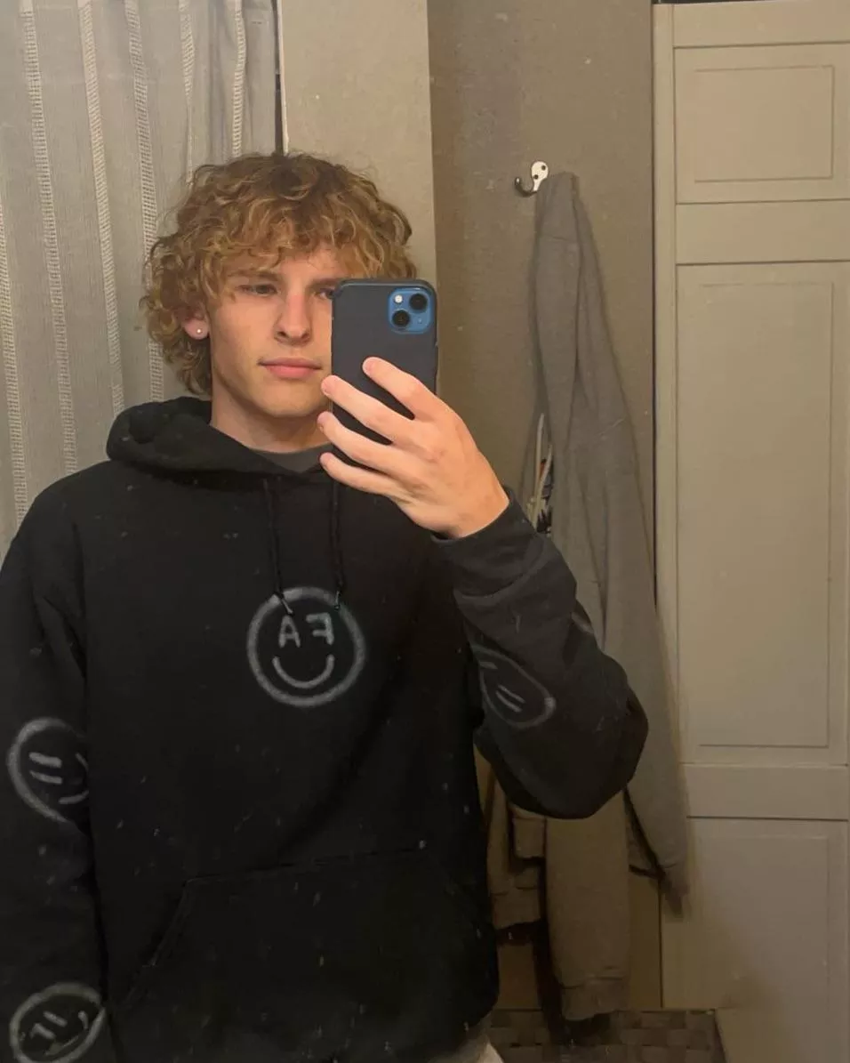 Who trying to watch their favorite A24 movie with me👀 posted by Jaded_Cicada3044