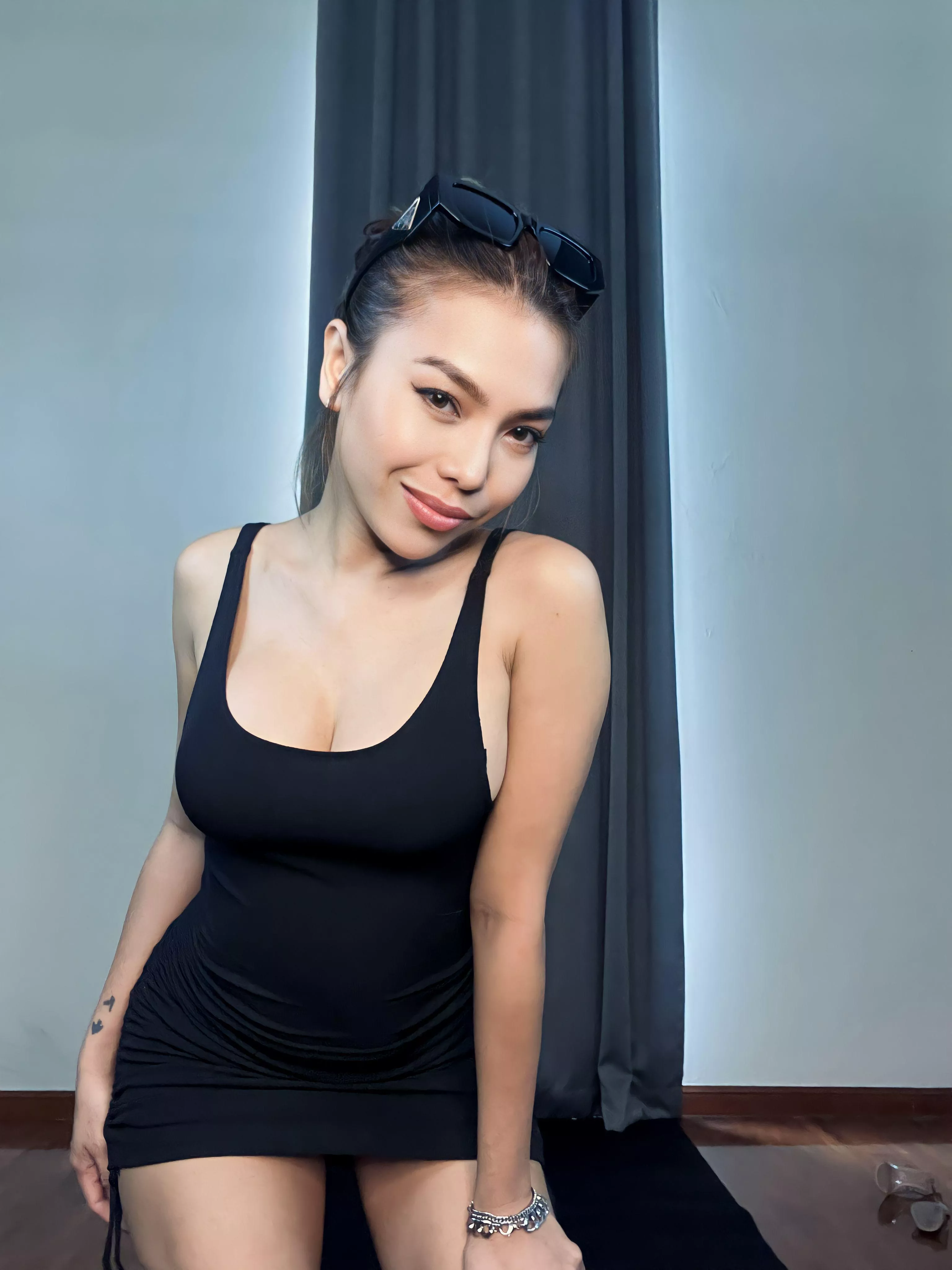 Would you get nervous if I answered the door wearing this? posted by essanirvana