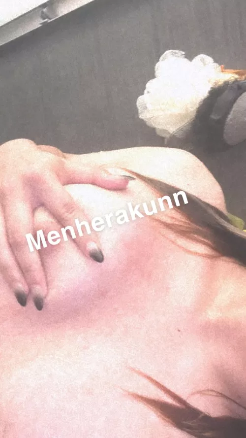 Would you like it if I ride you and mark your back with my nails ? by Menherakunn