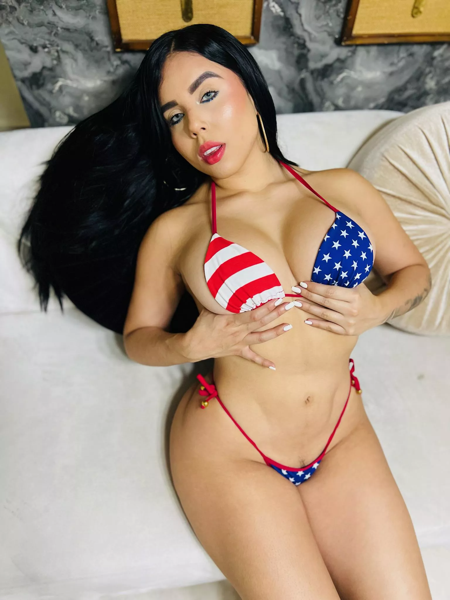 you like red and blue? posted by Kyliegrey_oficial