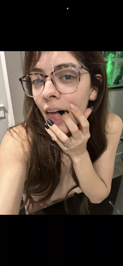 You like what you see 🤤 by Superb-Policy-4005