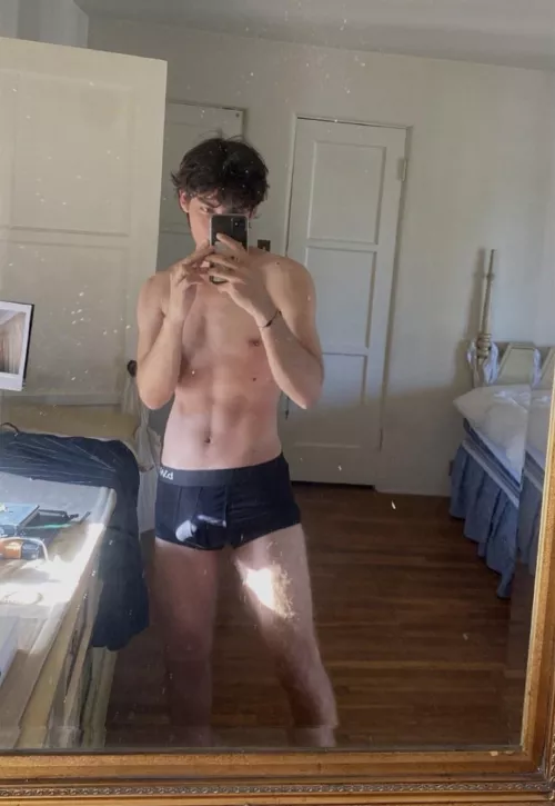 (20) hmu if you’re around my age and have a face pic. by Mike-ironman