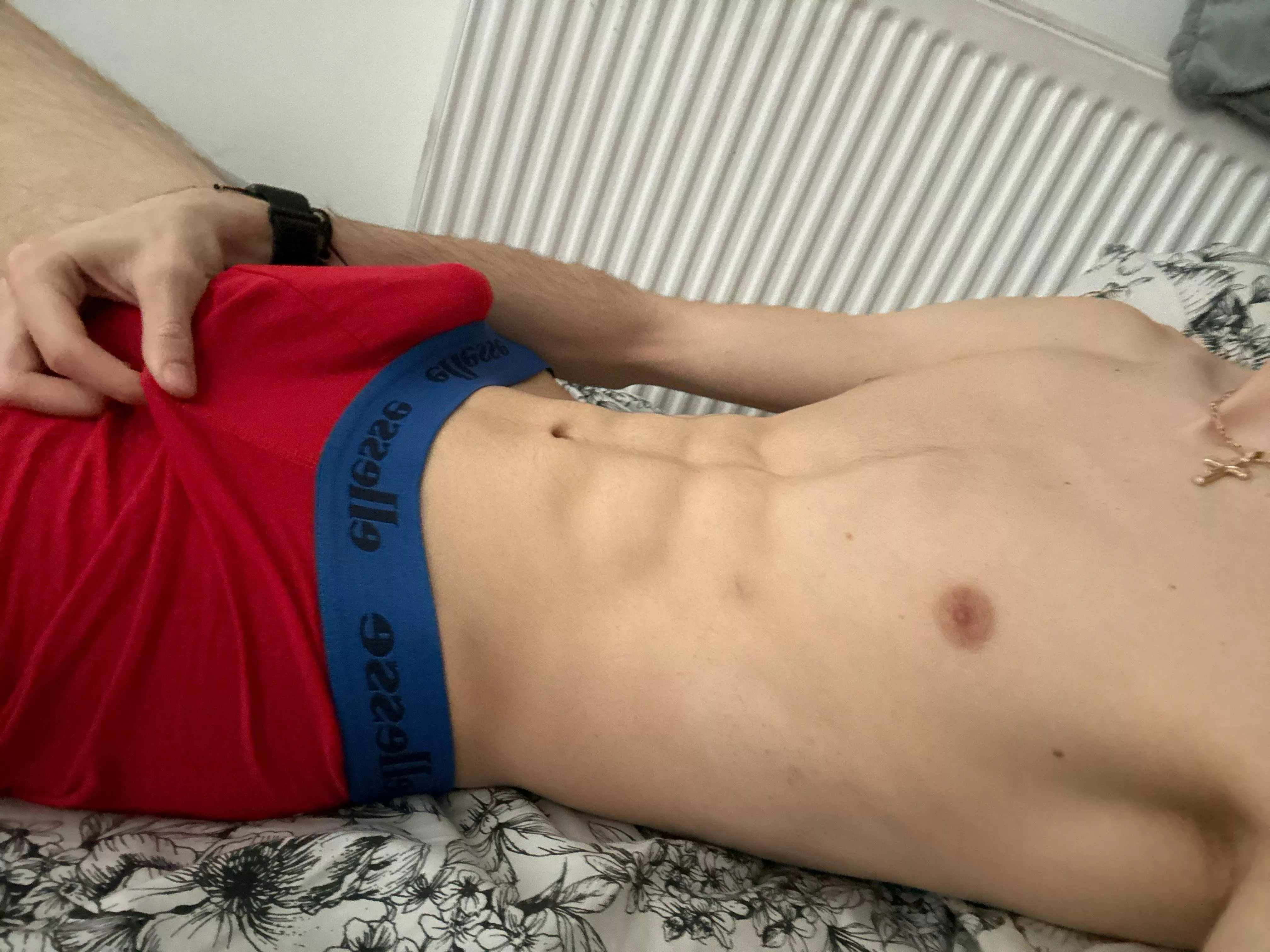 21m UK into muscular guys. Snapchat: chrischriss23 posted by Mysterious_League_58