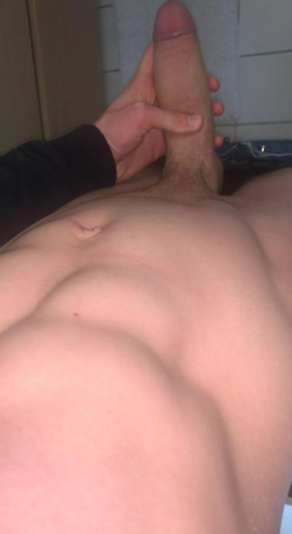 23 m montreal looking for fellow hung af skinny/fit college bros. Been craving a real fat cock for a while posted by adam_trembs