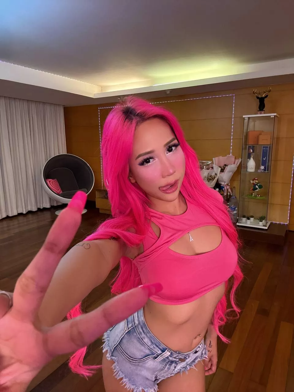 4ft 9 with small boobs posted by Wiebenor