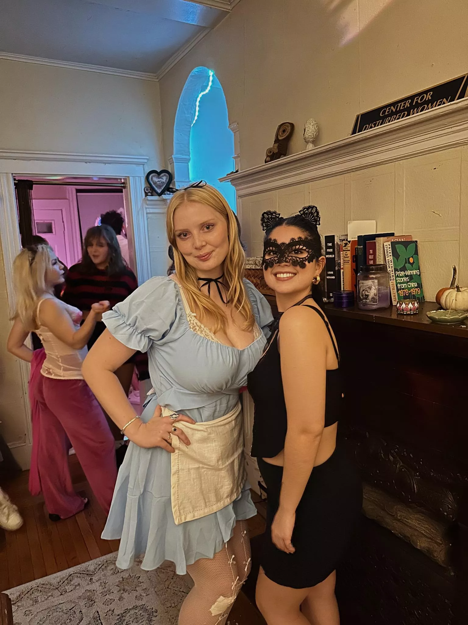 Alice vs. the Cheshire Cat... posted by throwaway652056