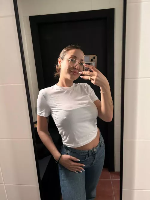 are classy girls your type? by marytherealtorx