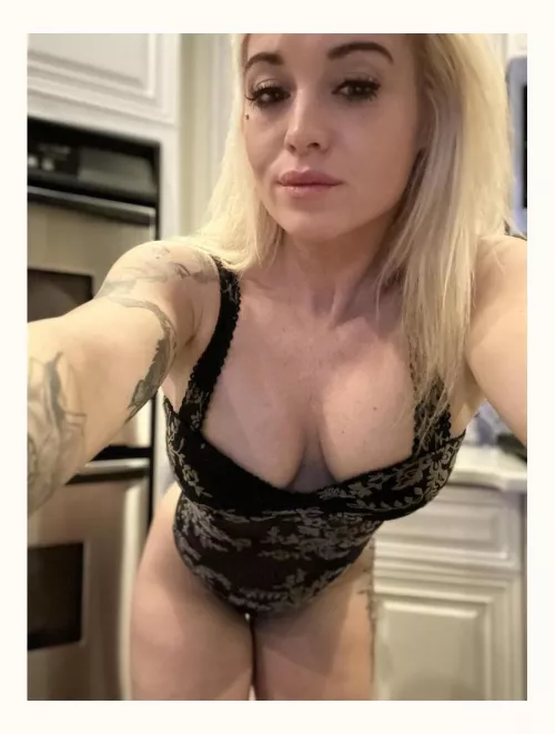 [brittany_danielle] Who wants dessrrt? by Background-Day-621