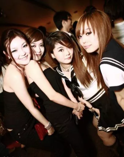 Club girls posted by cheese_a_crazy