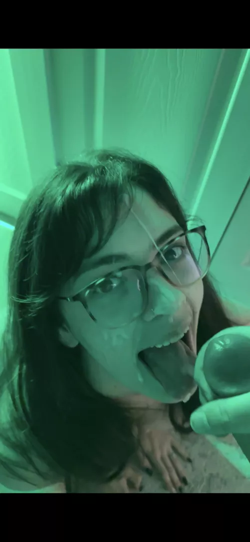 Cum on my dirty slut face 🤤 by Superb-Policy-4005