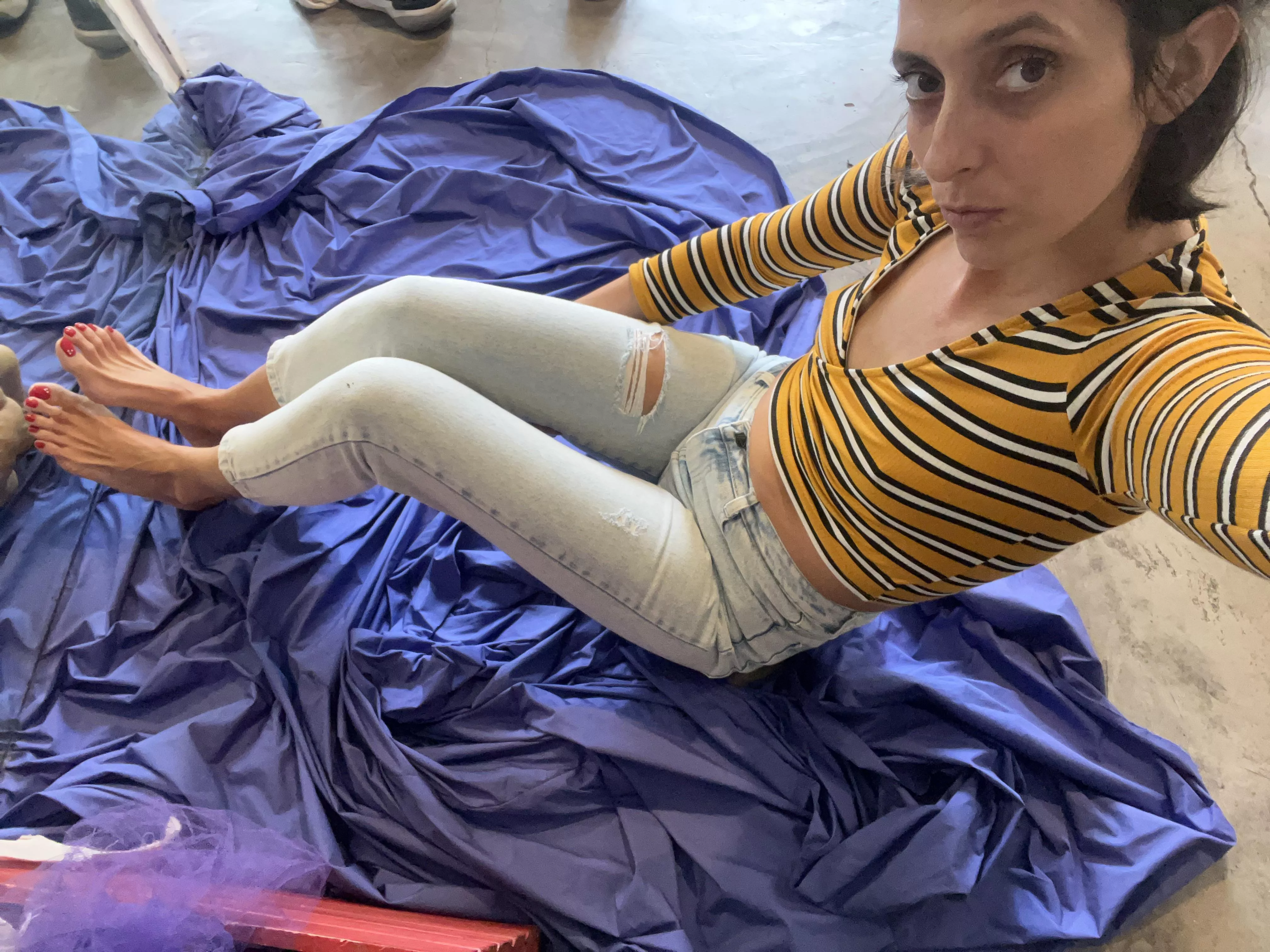 Do you like my jeans? posted by diosadovinho