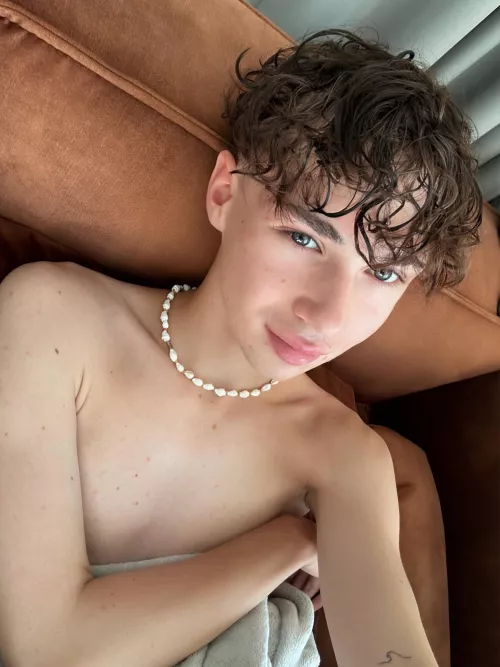 Do you think my 19yo125lbs small body is sexy? by SpicySisterxo_