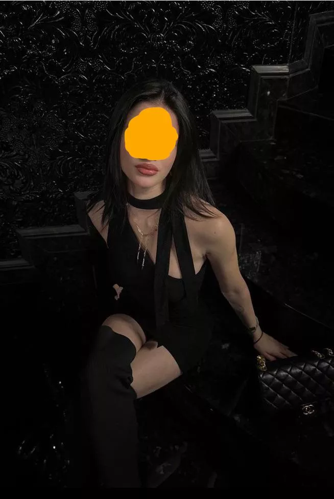 F4Fb/tf looking for a sub slut who will obey mommy (no money) posted by Strict_Adeptness3316