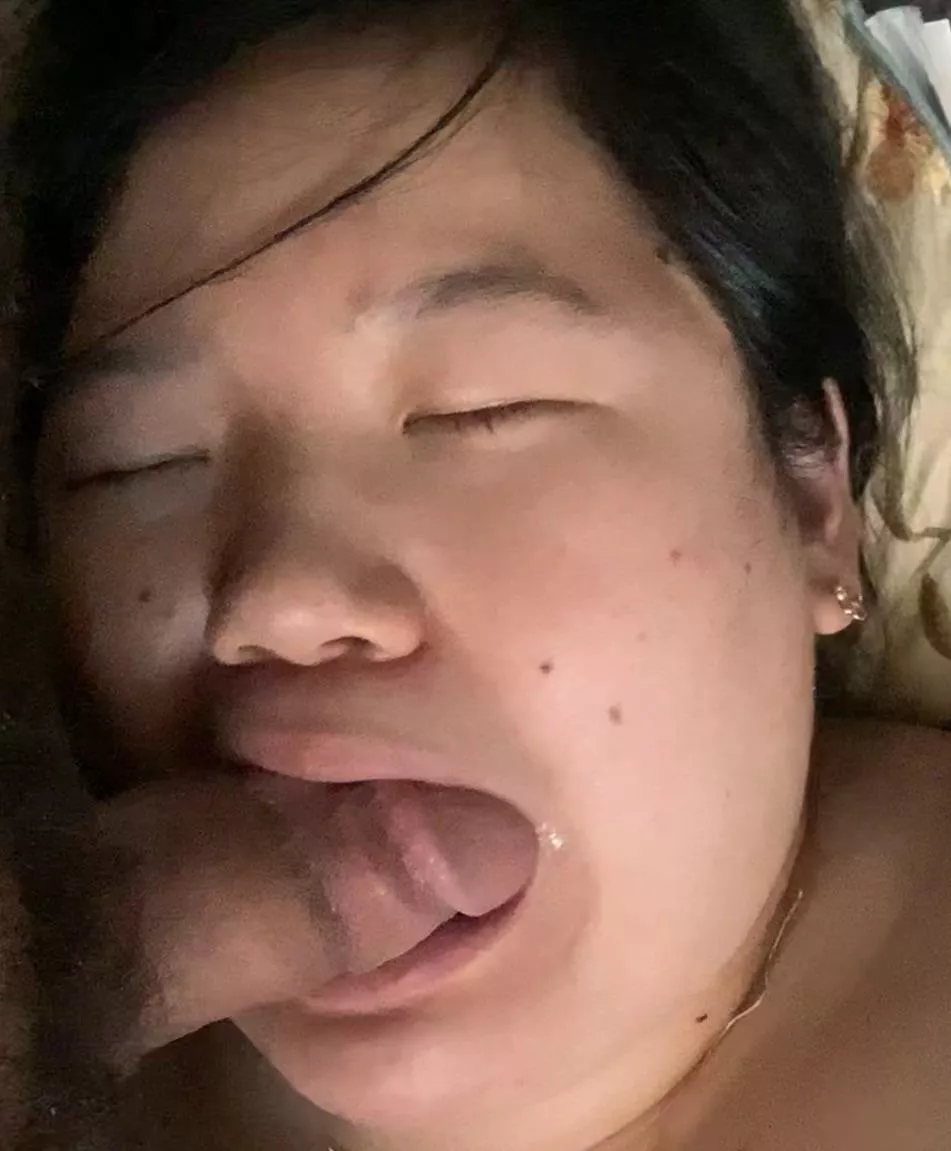Giving me a good face fuckin’ posted by Asian_Slut_Lani