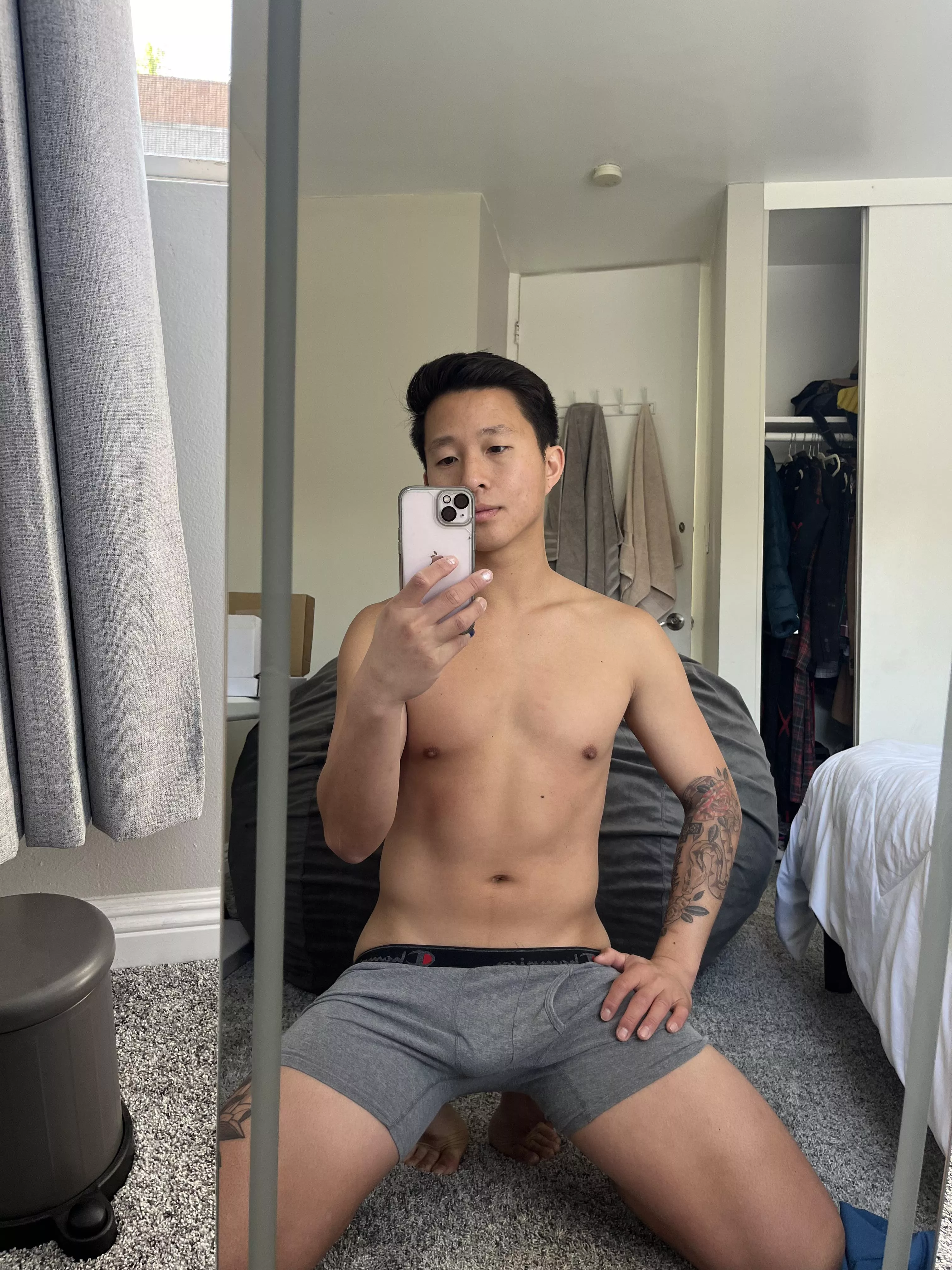 Happy Friday! Play with me please. posted by grindthatbar