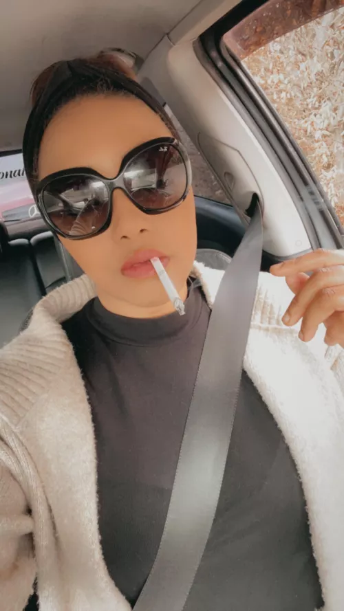 Happy Saturday smokers😌 by Cheekypeach94