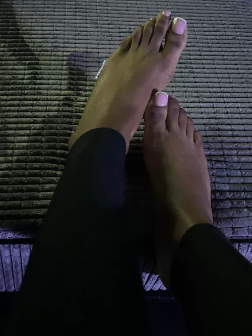 How do you like my ebony feet? by Petaltoes1991_