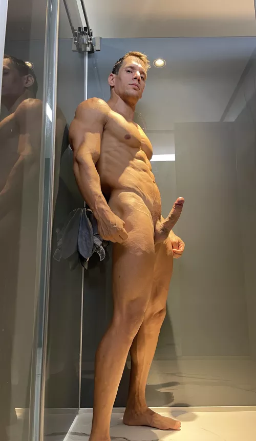 How is the view?👀🍆 by Specialist_Chair_225