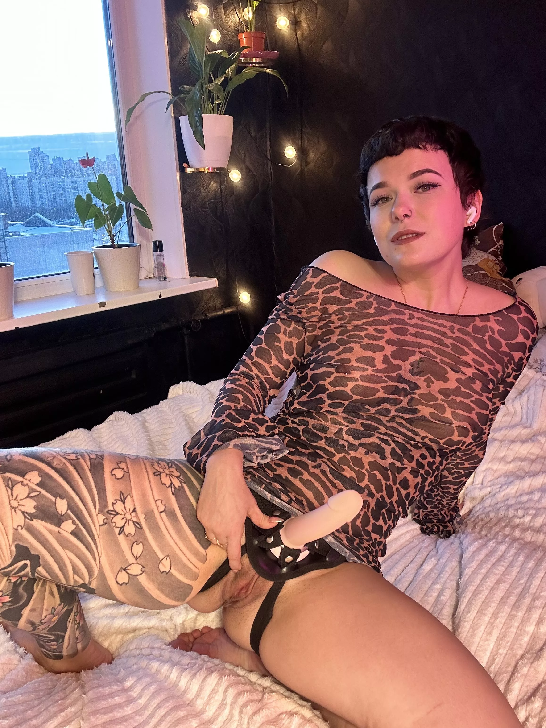 How would you worship my cock Be honest posted by Uncosenya