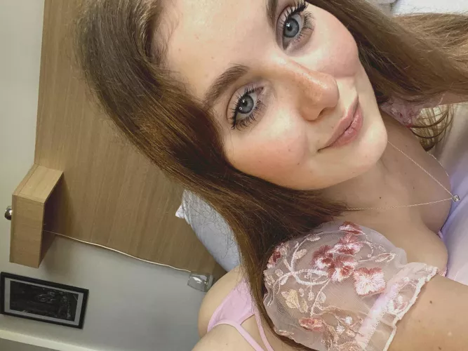  I would welcome you at the door like this.  by FCxMalice