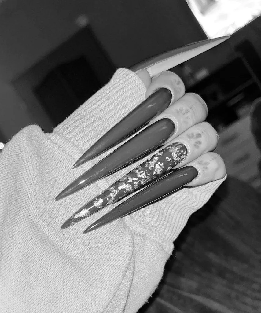 I’ve done the most 4/20 friendly XXXL nails I had in a while. One of you findom bitches can get the original pic, for €50 only today 💅🏼💸 posted by FindomGoddessFiera