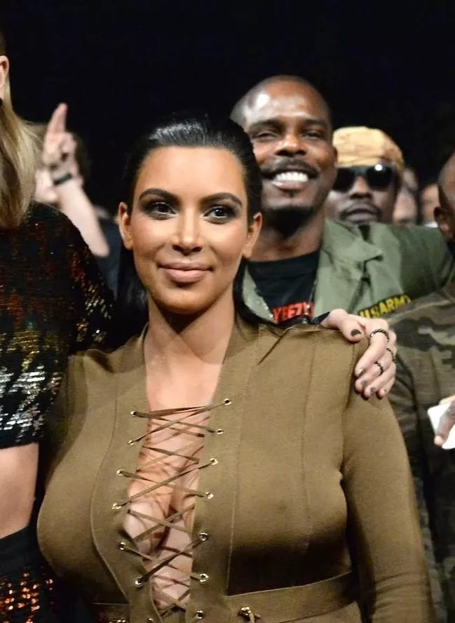 Kim's titties posted by zmanrussm