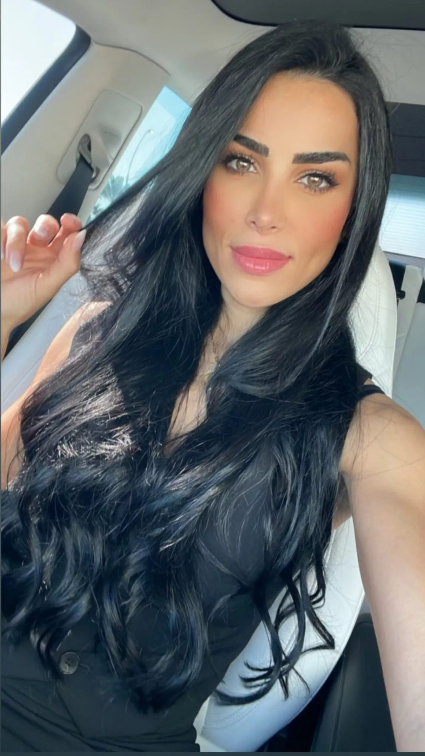 Lina ... A Real Throphy Wife Contender  posted by johnny_pipe83