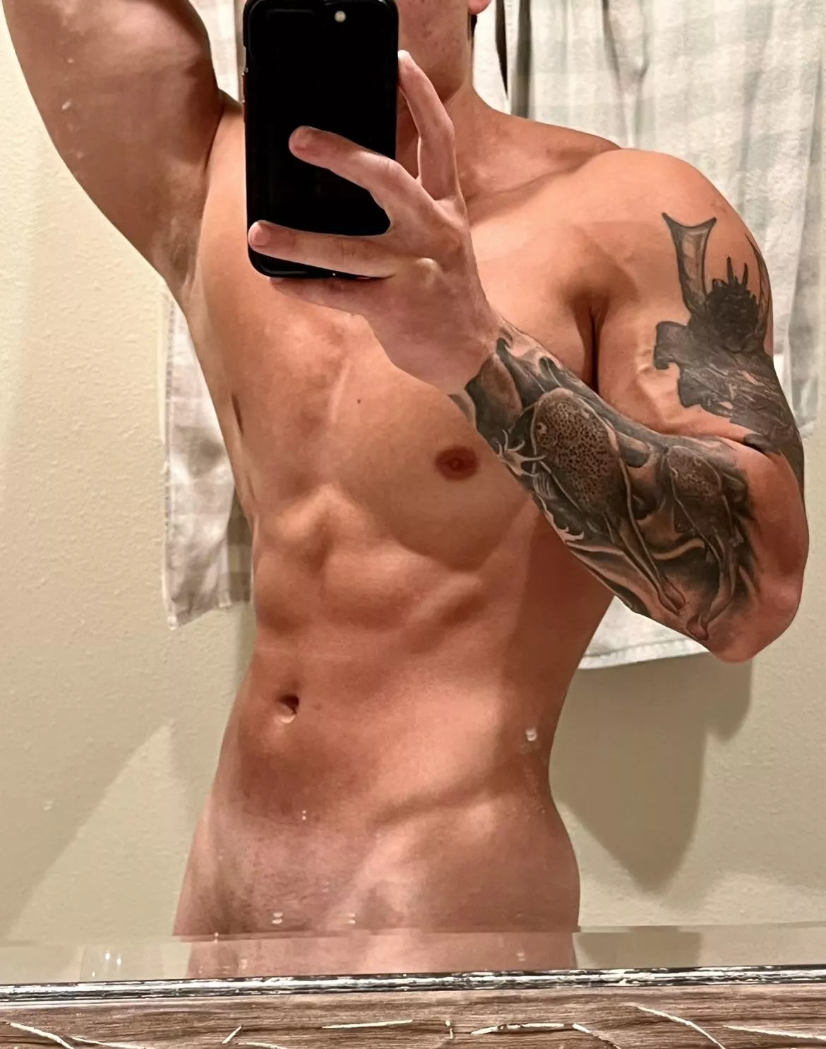 Looking for a cutie to take a shower with me :) posted by TheeGuyDerek
