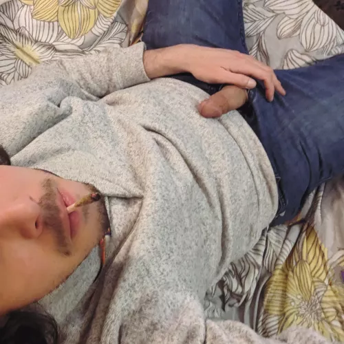 [m] Blazed boy begging for your booty, beautiful. by yourbookbinder