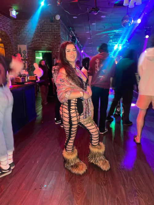 No cost only pash😉 by Cherrybombimbo