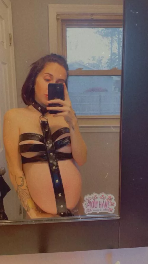 Pregnant and horny by percaholiccc