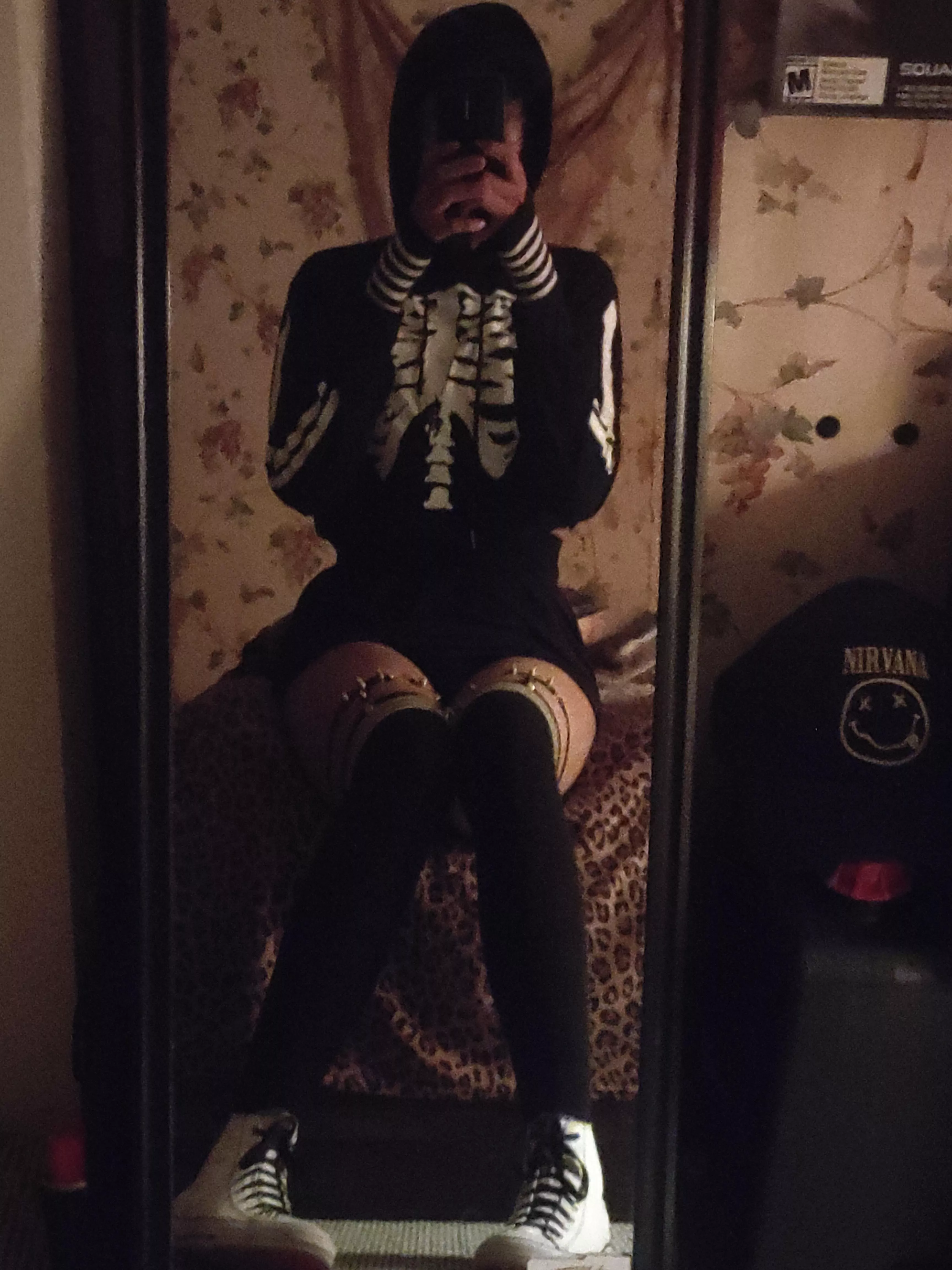 Straight but I like dressing like a girl 😔 posted by FawnyO3O